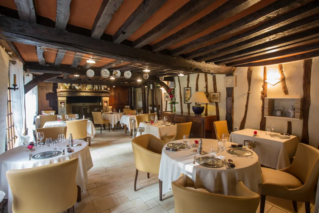 Restaurants au Bec-Hellouin : Guide exhaustif des Meilleures Adresses Gastronomiques